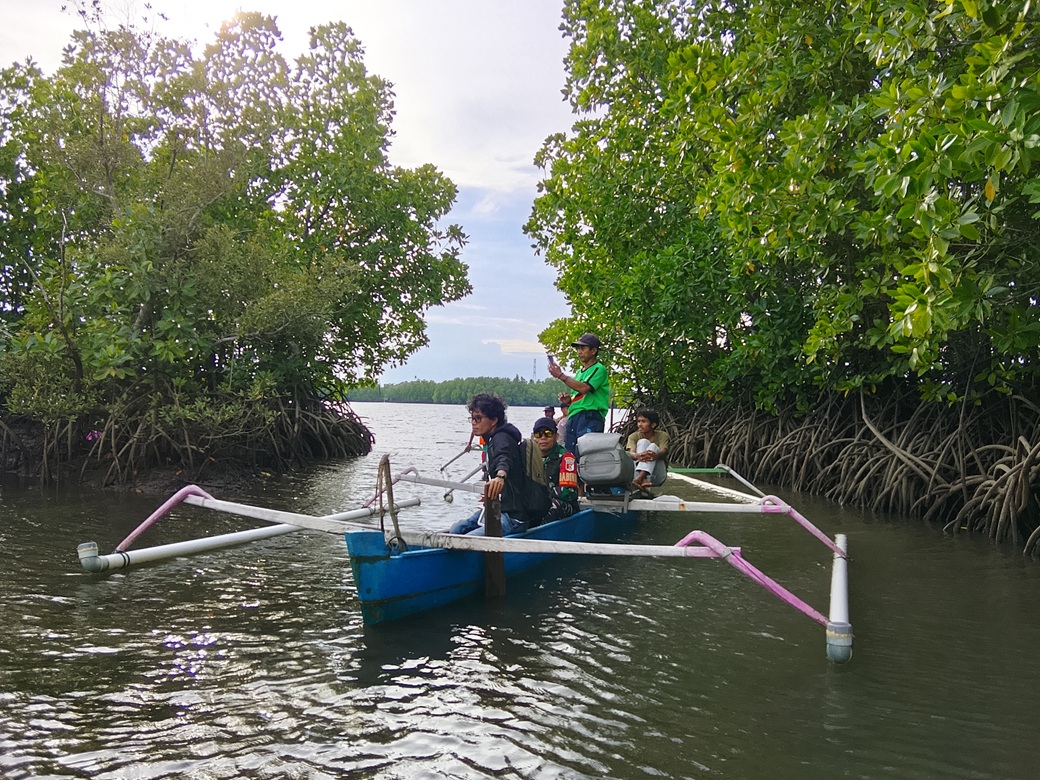 Patroli Mangrove di Enam Desa Donggala Perkuat Peran Masyarakat Menjaga Pesisir