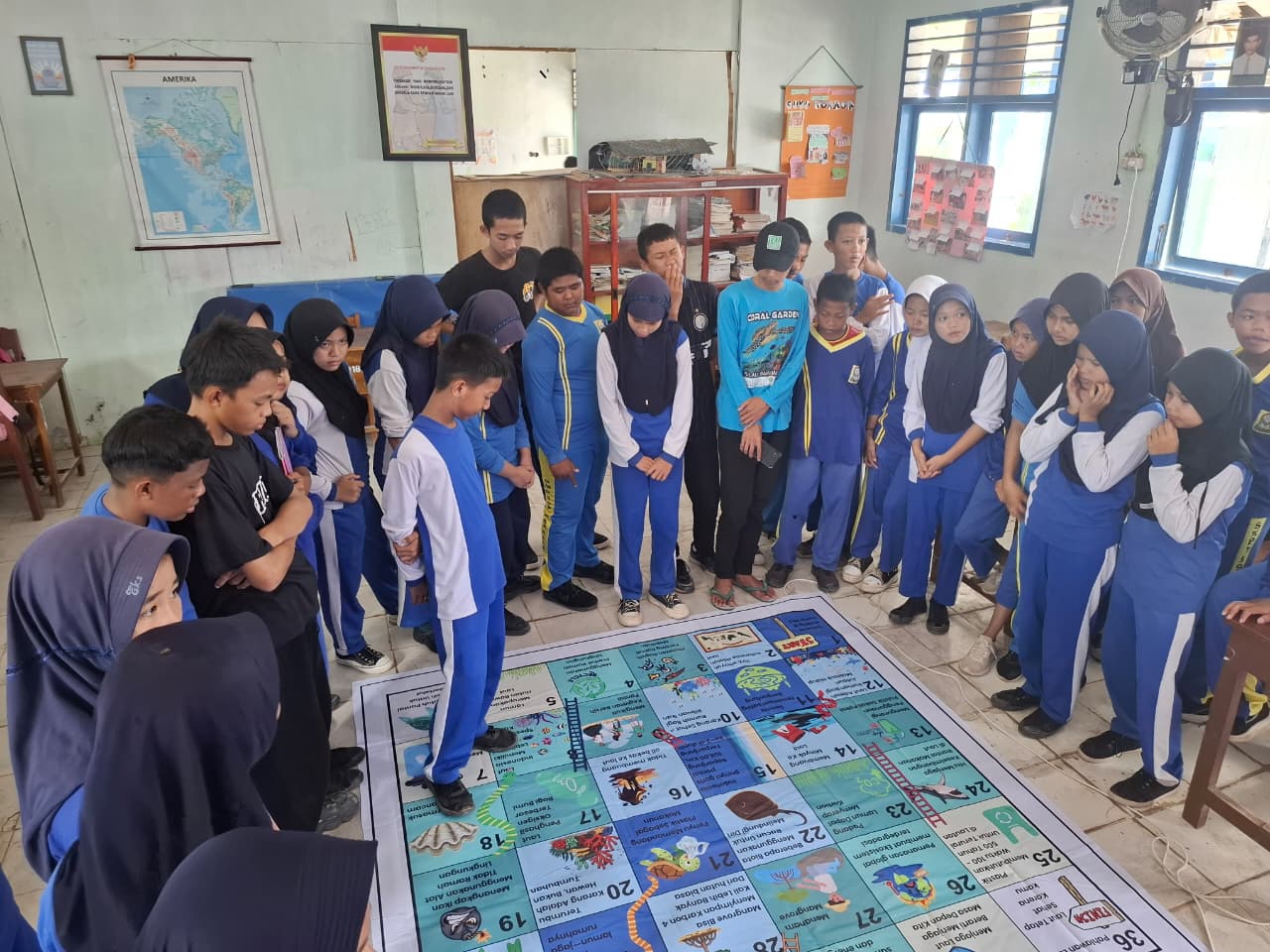 Bangun Kesadaran Sejak Dini, Siswa Pulau Barrang Caddi Belajar Jaga Ekosistem Laut