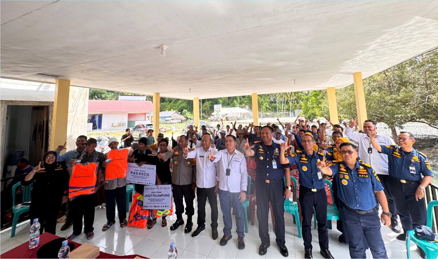 Perkuat Legalitas dan Keselamatan, Nelayan di Donggala Difasilitasi Pas Kecil dan Jaket Pelampung